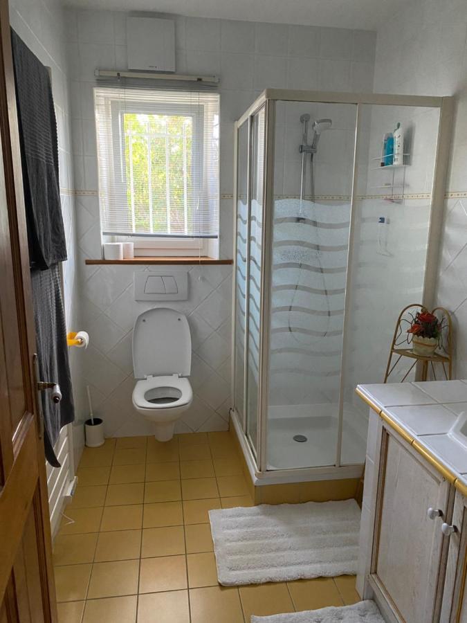 Studio Bord De Piscine Sérignan-du-Comtat Exteriör bild